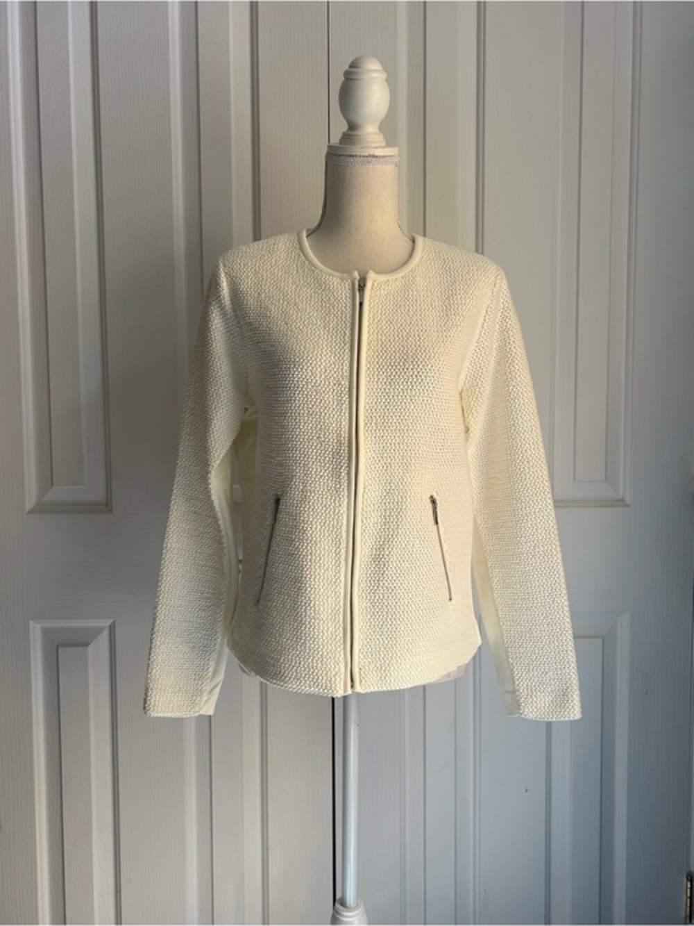 NWT TRISTAN Women Zip-Front Vest, Ivory, Size Medium